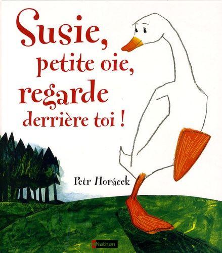 Susie petite oie regarde derrière toi
